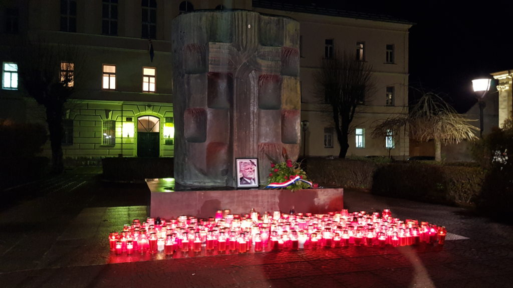 GOSPIĆ ZAPALIO SVIJEĆE ZA GENERALA PRALJKA