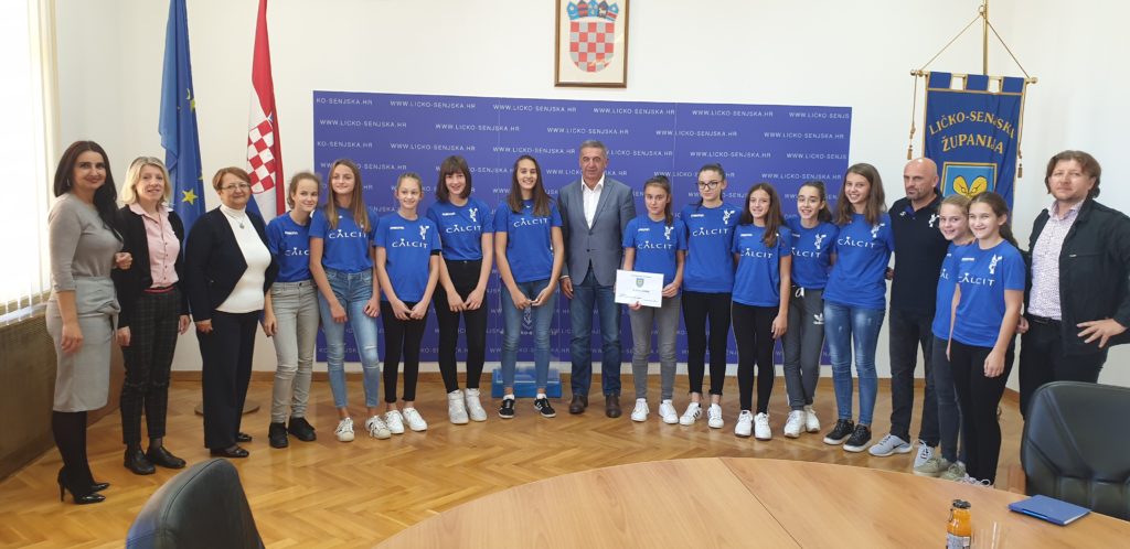 Župan primio pobjednice međunarodnog turnira mlađe kadetkinje ŽKK Gospić