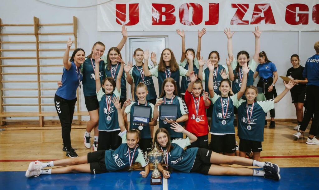 POBJEDNICE RUKOMETAŠICE GOSPIĆA