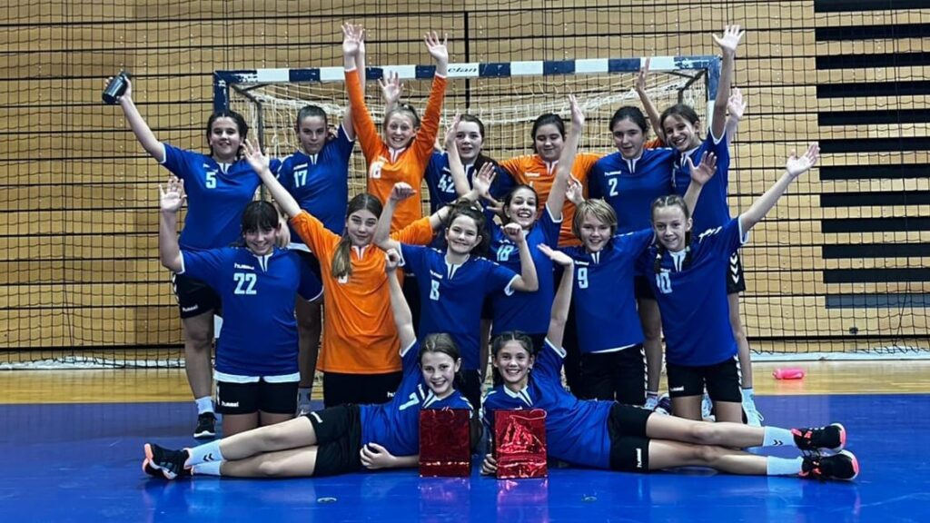 MLADE GOSPIĆKE RUKOMETAŠICE KRENULE POBJEDNIČKI