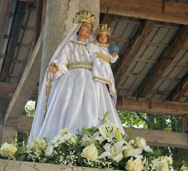 PROSLAVA SVETKOVINE VELIKE GOSPE