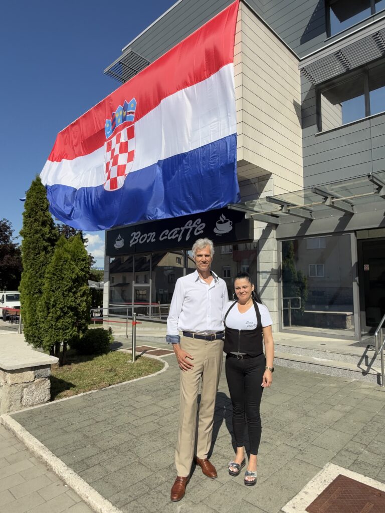 DESET METARA HRVATSKOG PONOSA U GOSPIĆU